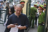 Vợ bầu Kiên đến tòa luôn có vệ sĩ 'đầu trọc' hộ tống
